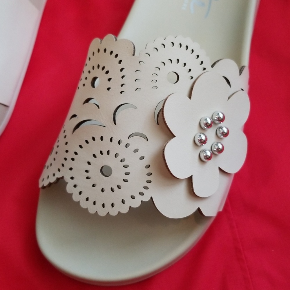 Last Chance** Nanette Lepore Maria Slide Shoe NIB - Picture 2 of 3
